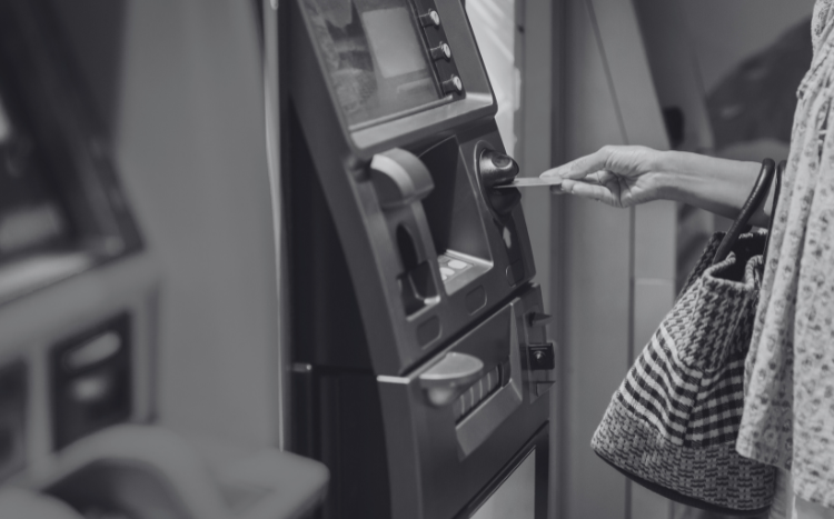 ATM y su ciclo de vida: mucho más que una máquina, un ecosistema vivo