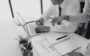 ¿Qué distingue a un help desk IT profesional de una mesa de ayuda improvisada?
