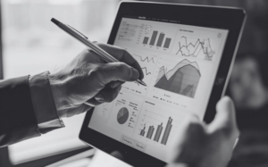 Field service enterprise: cómo coordinar cientos de técnicos en sitio sin romper el SLA
